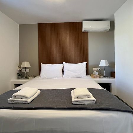 Miramare Suites Mykonos Merchia Beach Exterior photo
