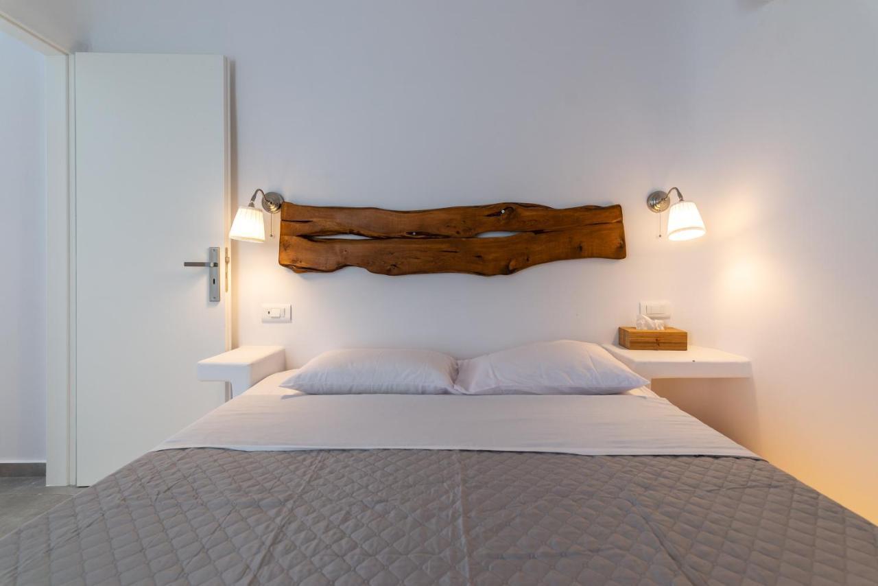 Miramare Suites Mykonos Merchia Beach Exterior photo