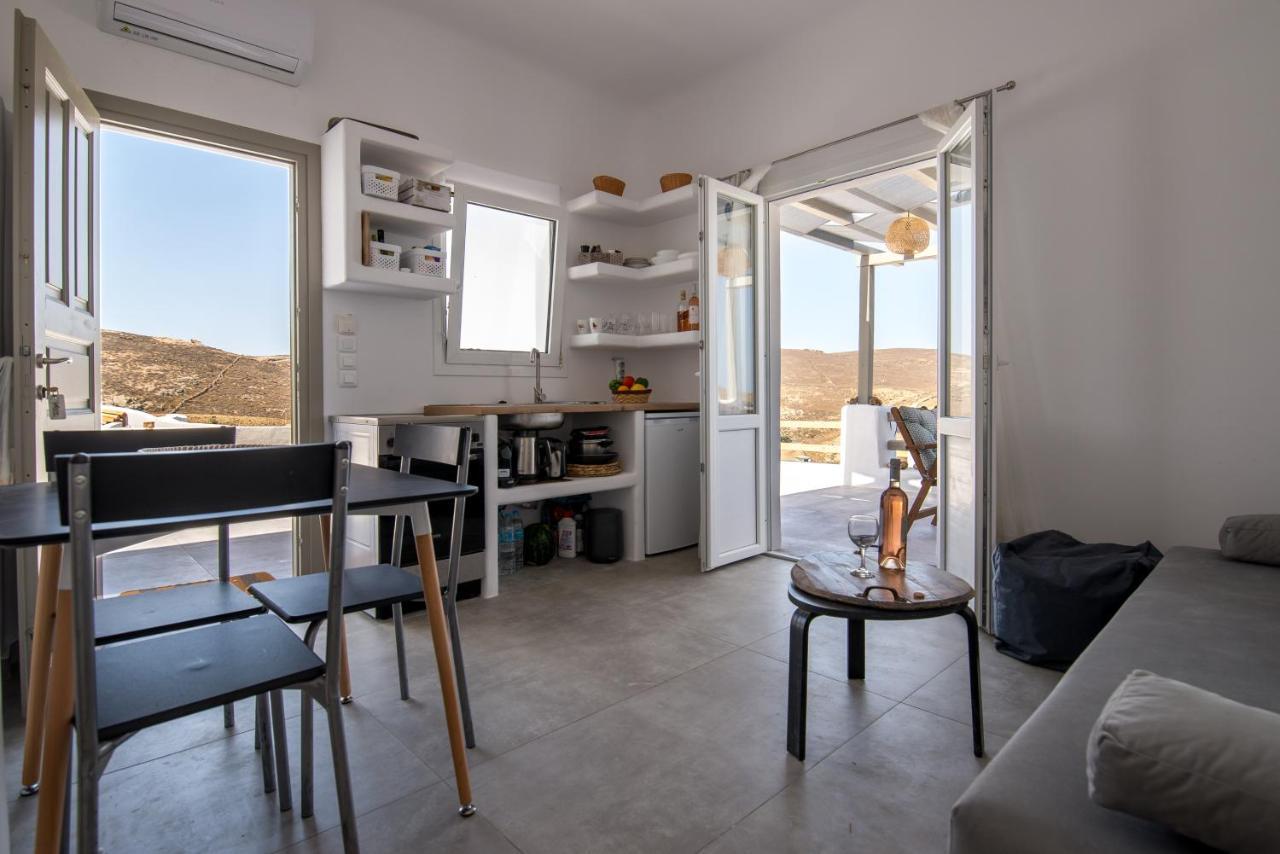 Miramare Suites Mykonos Merchia Beach Exterior photo