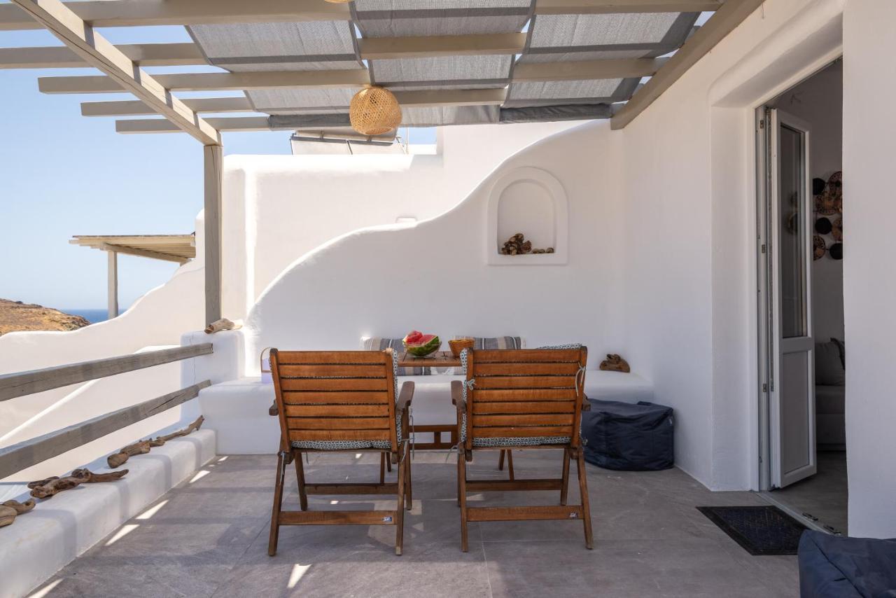 Miramare Suites Mykonos Merchia Beach Exterior photo
