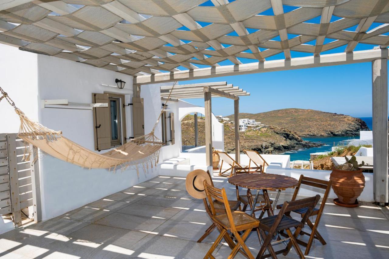 Miramare Suites Mykonos Merchia Beach Exterior photo