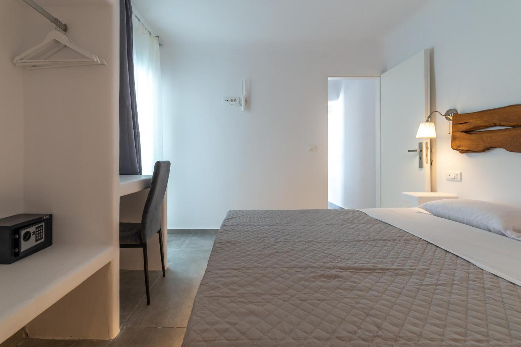 Miramare Suites Mykonos Merchia Beach Exterior photo