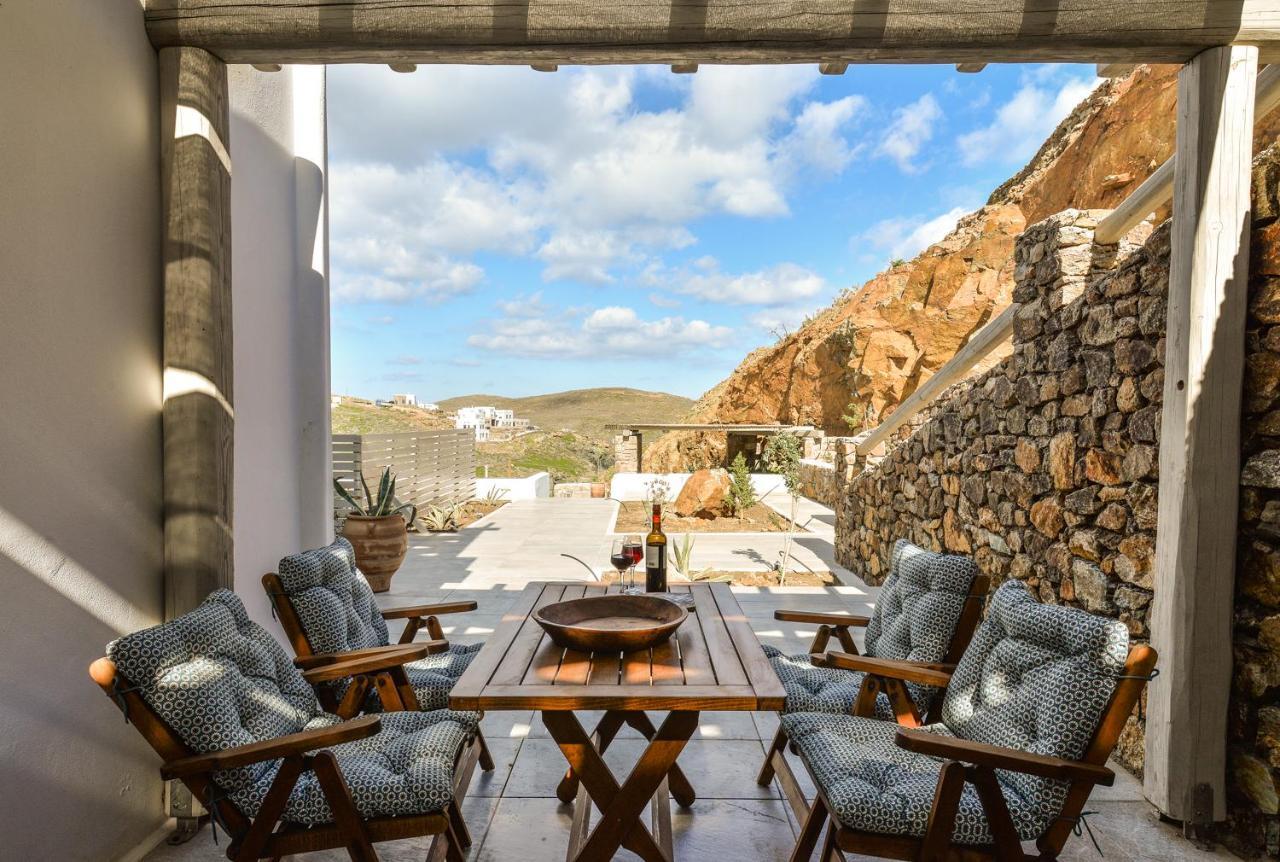 Miramare Suites Mykonos Merchia Beach Exterior photo